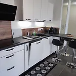 L'authenticite, Jardin Et Parking Au Centre-ville Apartamento *
