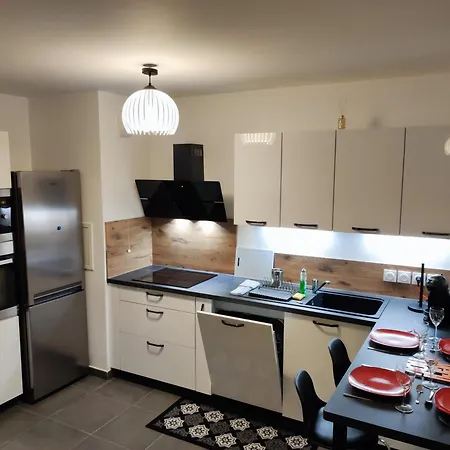 L'authenticite, Jardin Et Parking Au Centre-ville Dijon