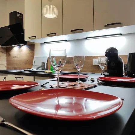 L'authenticite, Jardin Et Parking Au Centre-ville Dijon