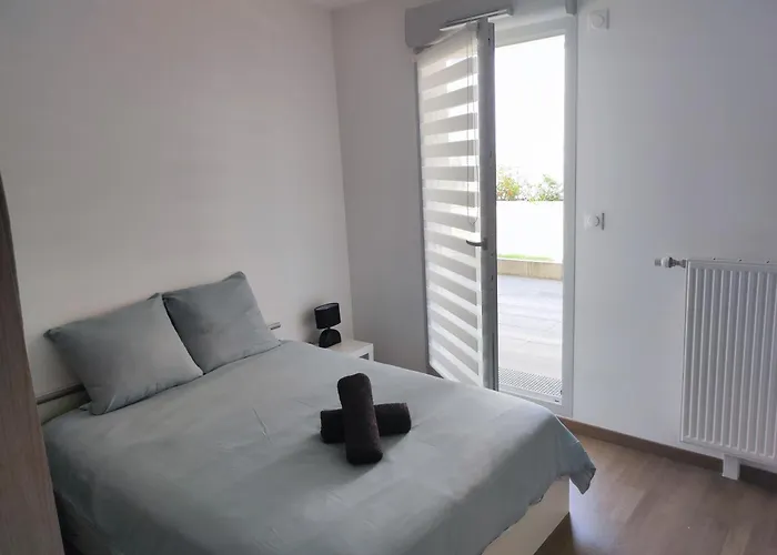 Διαμέρισμα L'authenticite, Jardin Et Parking Au Centre-ville Ντιζόν